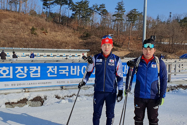 왼쪽부터 금메달 김용규, 동메달 최창환선수