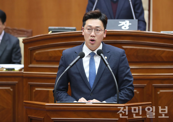 김윤권 의원