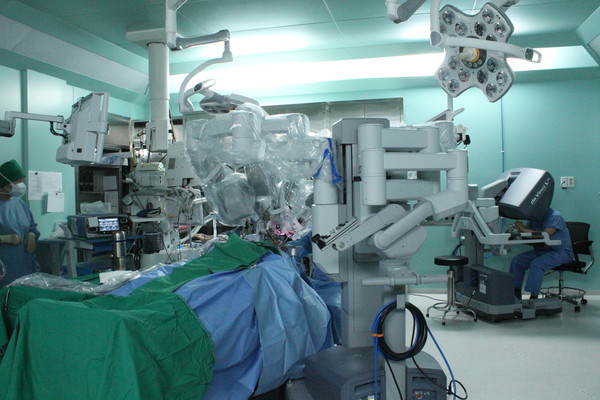 전북대병원 이비인후과 홍용태 교수 두경부암 로봇수술 개시