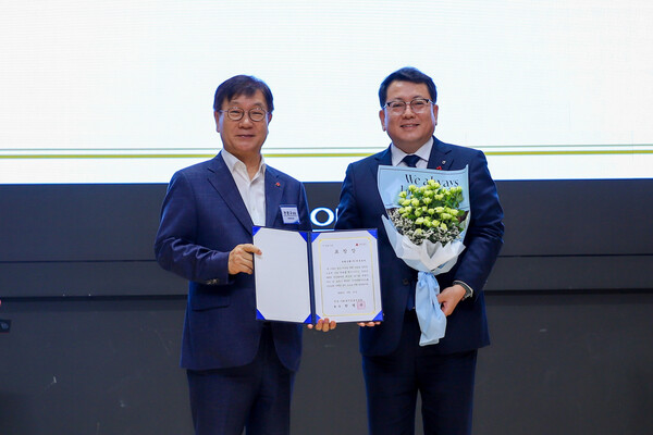 NH농협은행 전북본부(본부장 장길환)가 지난 27일 '희망2026 나눔 유공자' 표창을 수상했다. (사진=NH농협은행 전북본부)